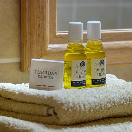 Casa Es Pins Санта-Еулалія-дель-Ріо