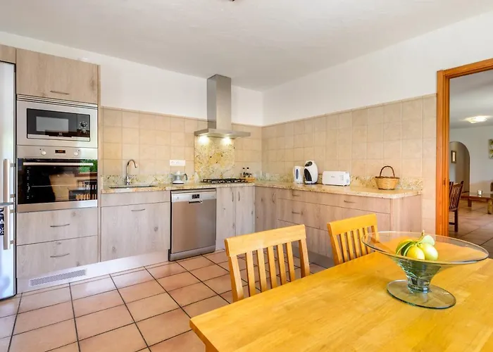 Casa Es Pins * Santa Eularia des Riu